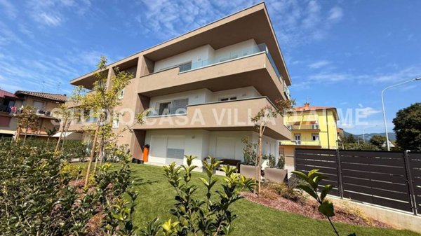 appartamento in vendita ad Almè