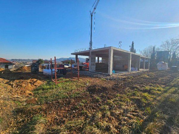 casa indipendente in vendita ad Almè