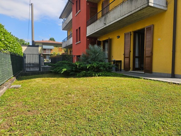 appartamento in vendita ad Almè