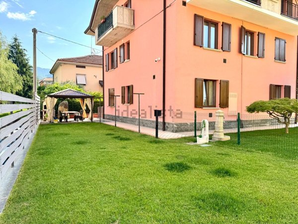 appartamento in vendita ad Almè
