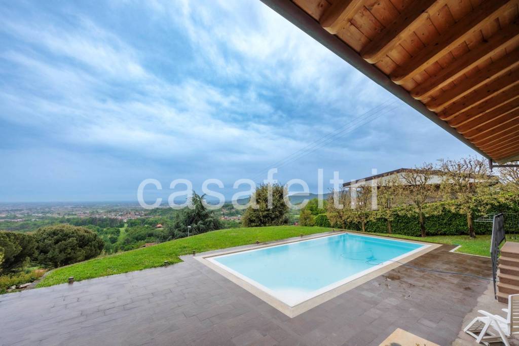 casa indipendente in vendita ad Almenno San Bartolomeo in zona Albenza