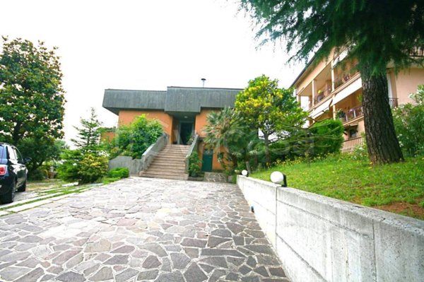 casa indipendente in vendita ad Almenno San Bartolomeo