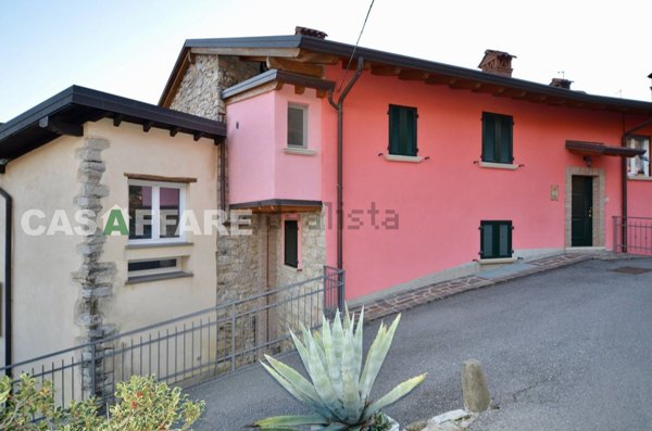 appartamento in vendita ad Almenno San Bartolomeo
