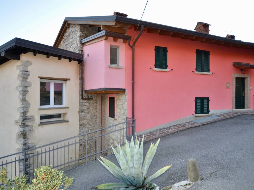 appartamento in vendita ad Almenno San Bartolomeo