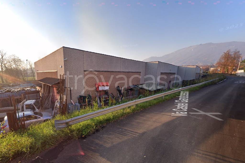 locale commerciale in vendita ad Almenno San Bartolomeo