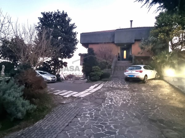 casa indipendente in vendita ad Almenno San Bartolomeo