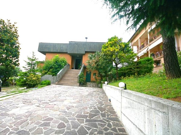 casa indipendente in vendita ad Almenno San Bartolomeo