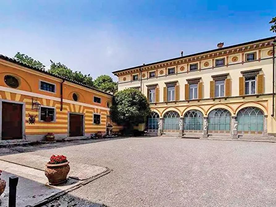 villa in vendita ad Almenno San Bartolomeo in zona Albenza