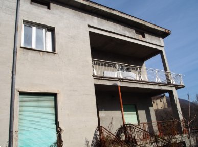 casa indipendente in vendita ad Almenno San Bartolomeo in zona Canova