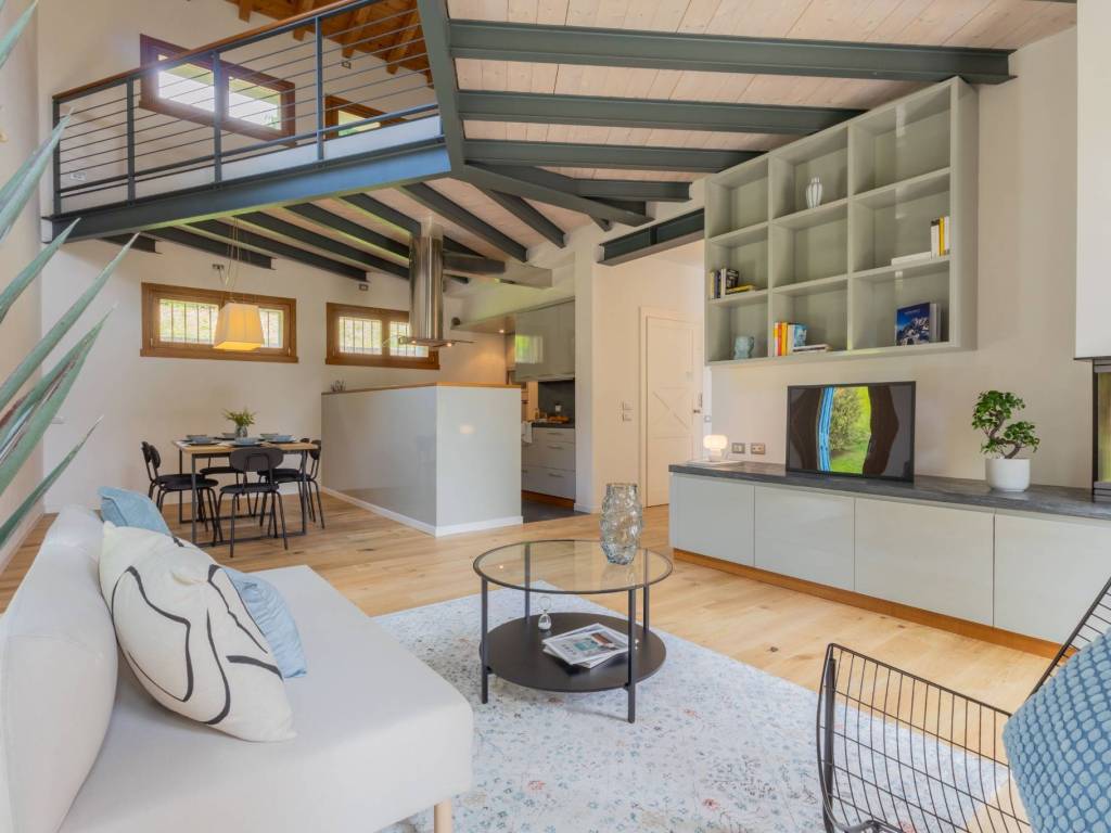 casa indipendente in vendita ad Almenno San Bartolomeo in zona Albenza