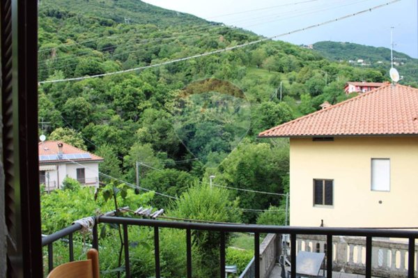 casa indipendente in vendita ad Almenno San Bartolomeo in zona Albenza