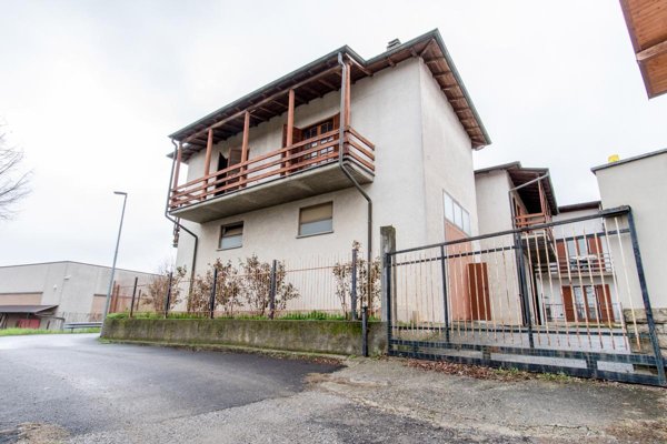 casa indipendente in vendita ad Almenno San Bartolomeo