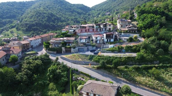 casa indipendente in vendita ad Almenno San Bartolomeo