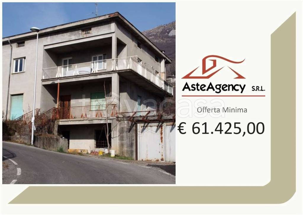 casa indipendente in vendita ad Almenno San Bartolomeo in zona Albenza