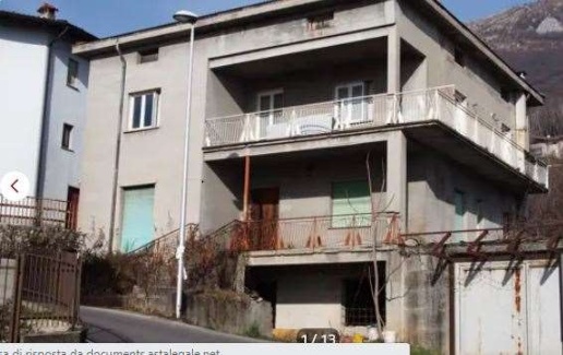 casa indipendente in vendita ad Almenno San Bartolomeo in zona Albenza