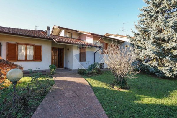 casa indipendente in vendita ad Almenno San Bartolomeo