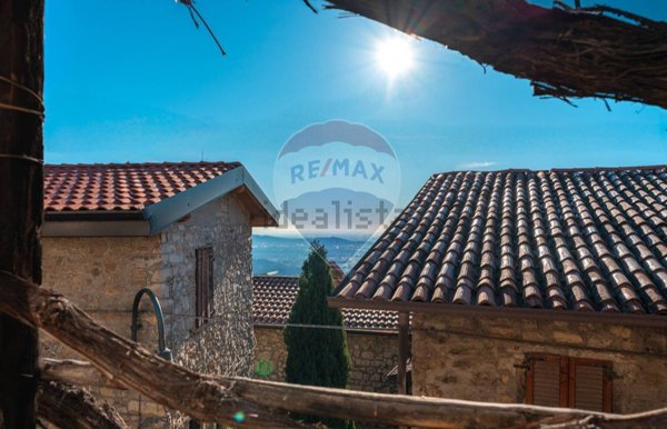 casale in vendita ad Almenno San Bartolomeo in zona Albenza