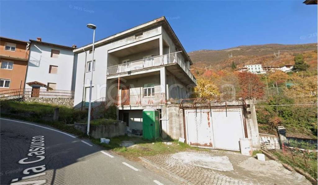 terreno edificabile in vendita ad Almenno San Bartolomeo in zona Albenza