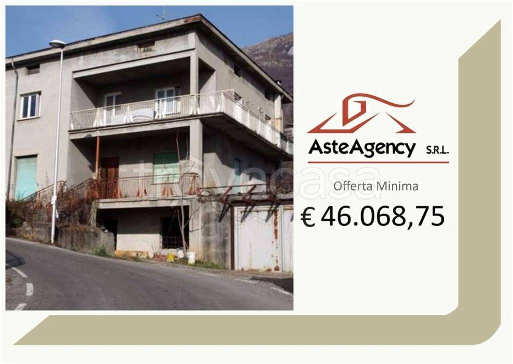 casa indipendente in vendita ad Almenno San Bartolomeo in zona Albenza
