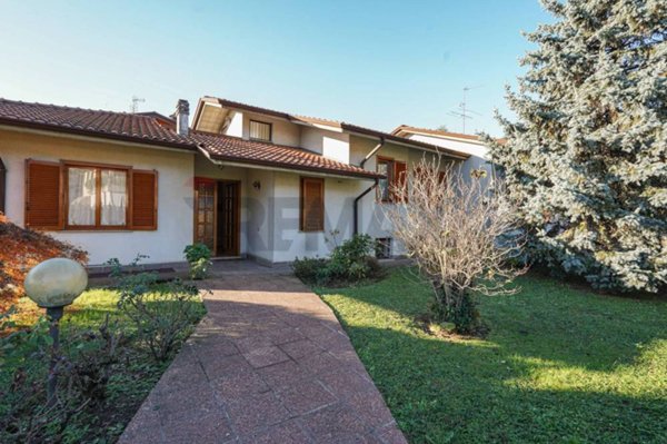 casa indipendente in vendita ad Almenno San Bartolomeo