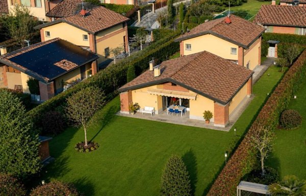 casa indipendente in vendita ad Almenno San Bartolomeo