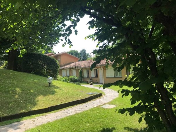 casa indipendente in vendita ad Almenno San Bartolomeo