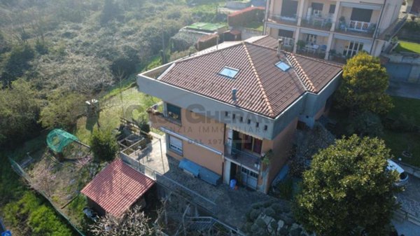 casa indipendente in vendita ad Almenno San Bartolomeo