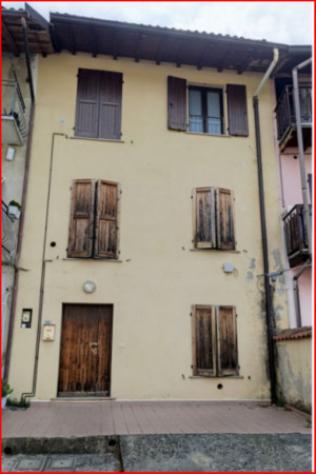 appartamento in vendita ad Almenno San Bartolomeo in zona Canova