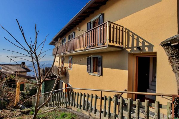 appartamento in vendita ad Almenno San Bartolomeo in zona Albenza