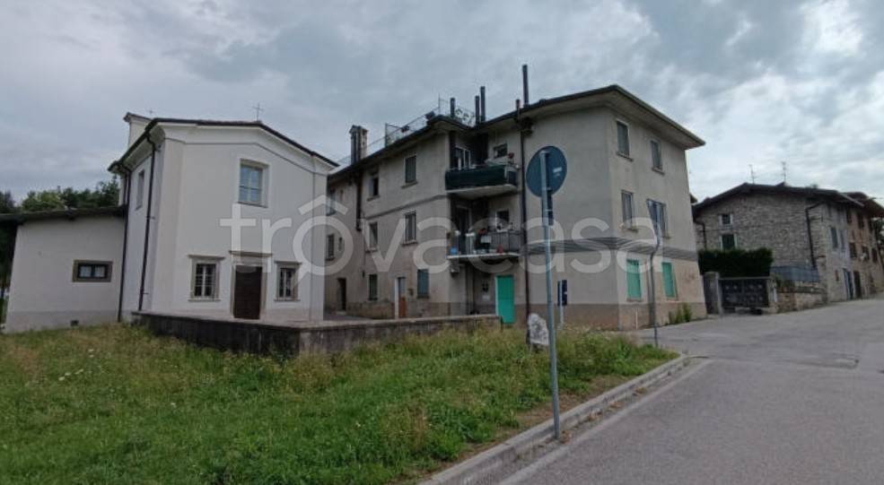 appartamento in vendita ad Almenno San Bartolomeo in zona Canova