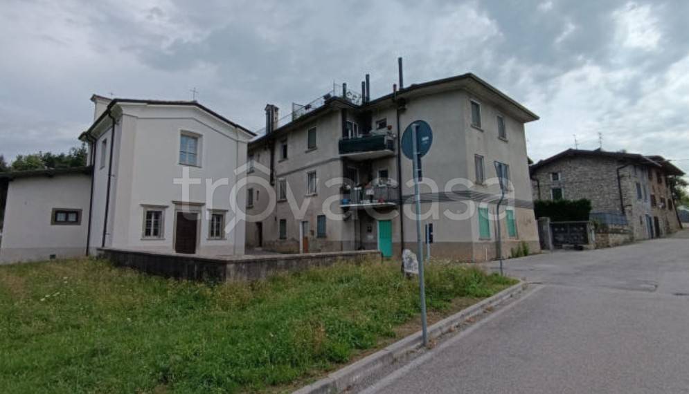 appartamento in vendita ad Almenno San Bartolomeo in zona Canova