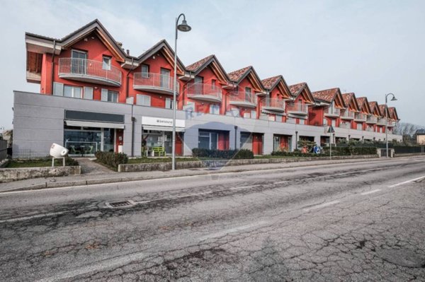 negozio in vendita ad Almenno San Bartolomeo