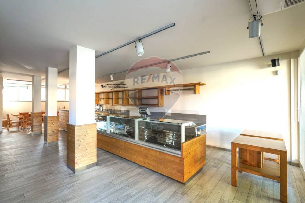 negozio in vendita ad Almenno San Bartolomeo