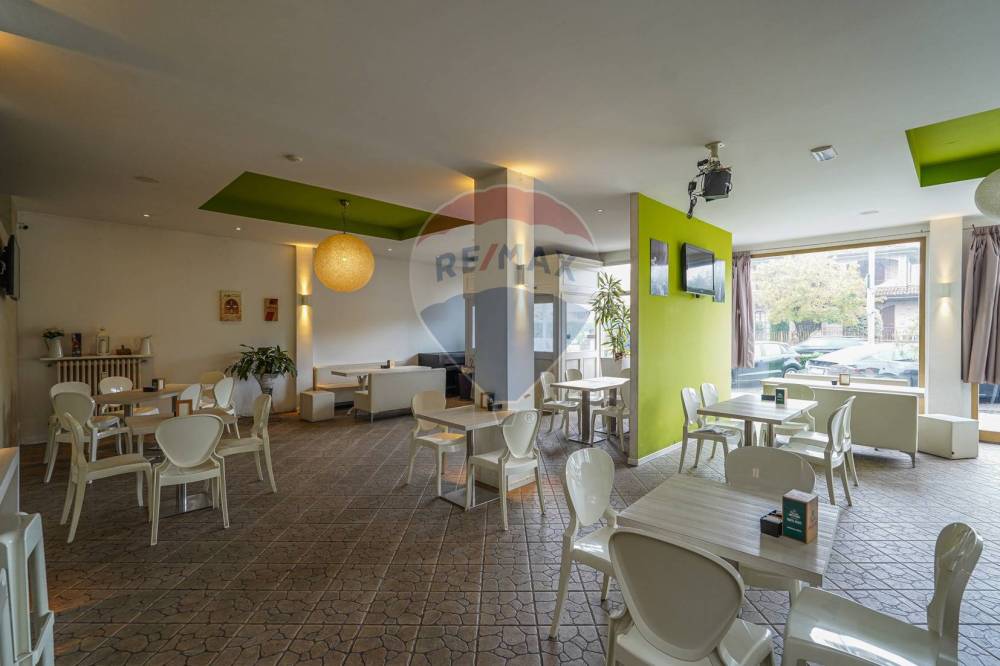 locale commerciale in vendita ad Almenno San Bartolomeo