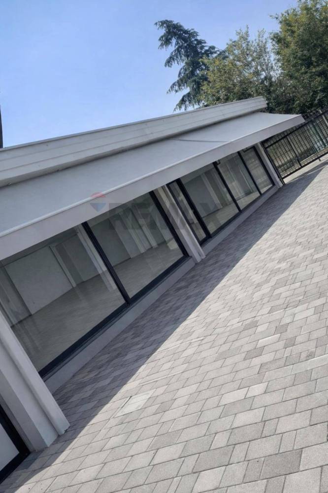 locale commerciale in vendita ad Almenno San Bartolomeo