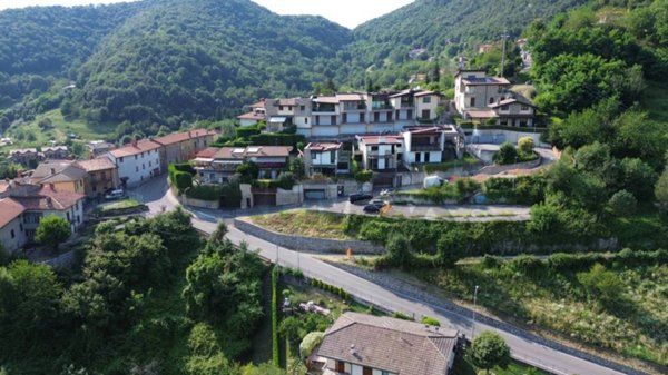 casa indipendente in vendita ad Almenno San Bartolomeo