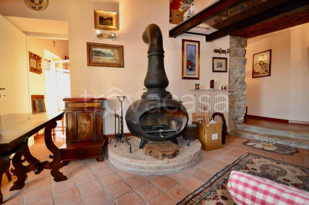 appartamento in vendita ad Almenno San Bartolomeo in zona Albenza