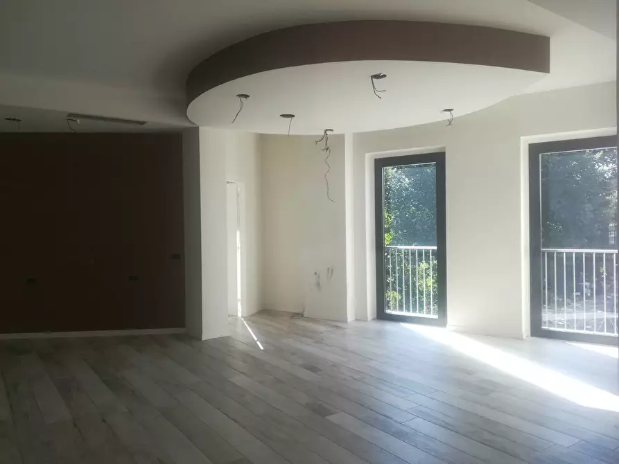 locale commerciale in vendita ad Almenno San Bartolomeo