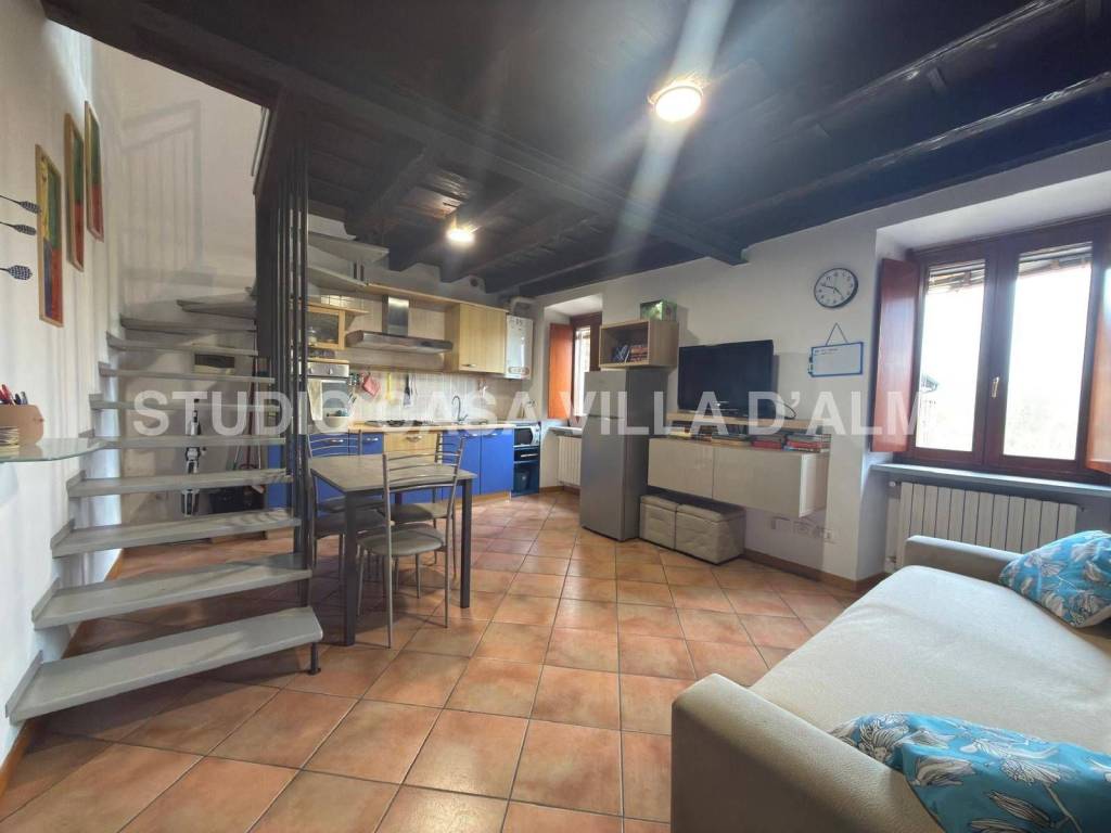 appartamento in vendita ad Almenno San Bartolomeo