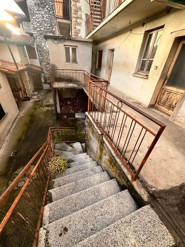 casa indipendente in vendita ad Almenno San Bartolomeo