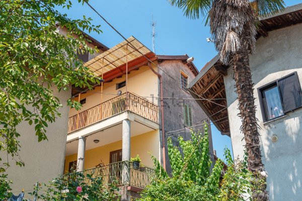 casa indipendente in vendita ad Almenno San Bartolomeo in zona Albenza