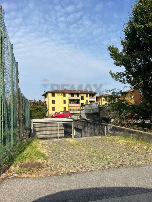locale di sgombero in vendita ad Almenno San Bartolomeo