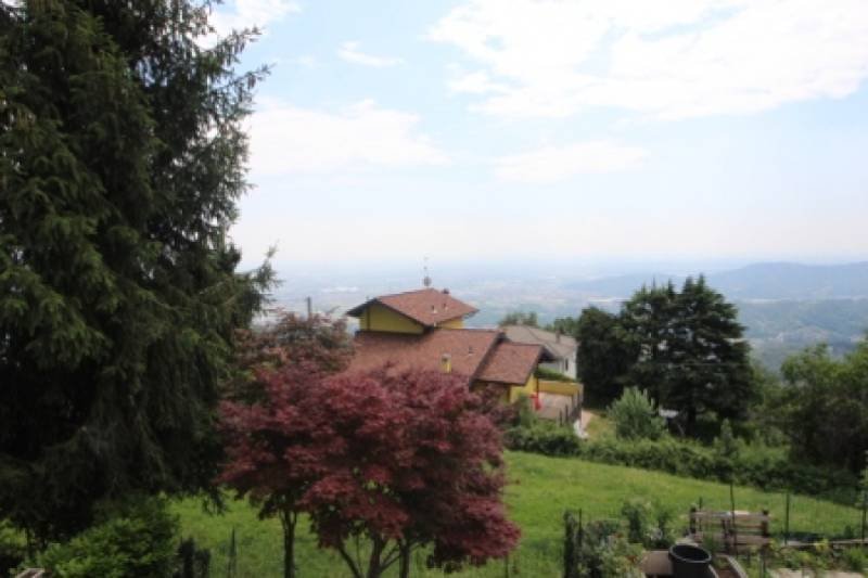 casa indipendente in vendita ad Almenno San Bartolomeo in zona Carobais