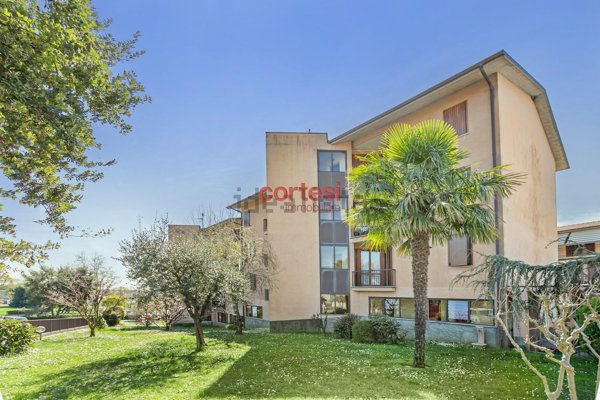 appartamento in vendita ad Almenno San Bartolomeo in zona Canova