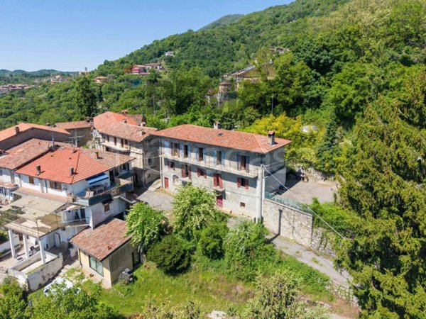 casa indipendente in vendita ad Almenno San Bartolomeo in zona Albenza