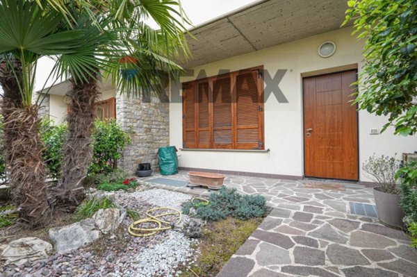 casa indipendente in vendita ad Almenno San Bartolomeo