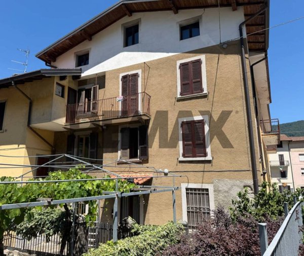 casa indipendente in vendita ad Almenno San Bartolomeo