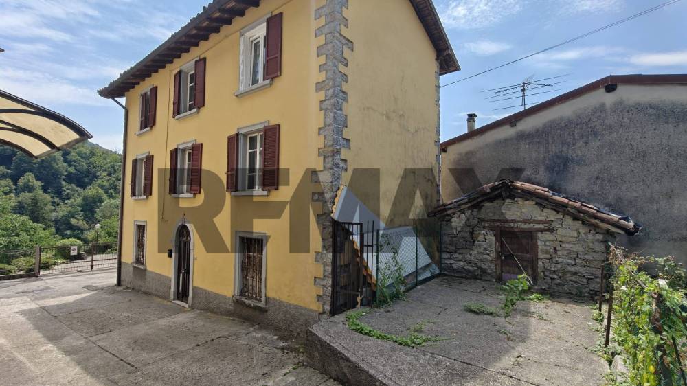 casa indipendente in vendita ad Almenno San Bartolomeo