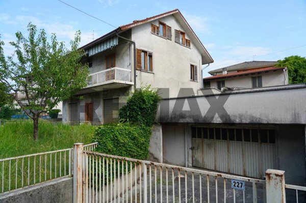 appartamento in vendita ad Almenno San Bartolomeo