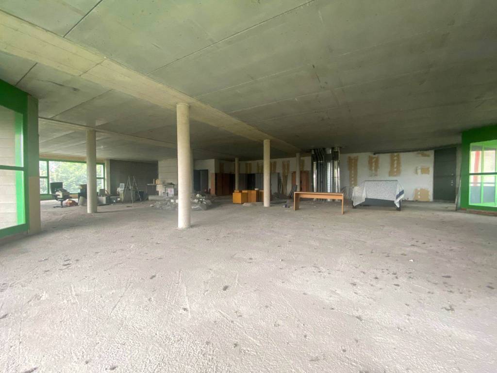 ufficio in vendita ad Almenno San Bartolomeo in zona Canova